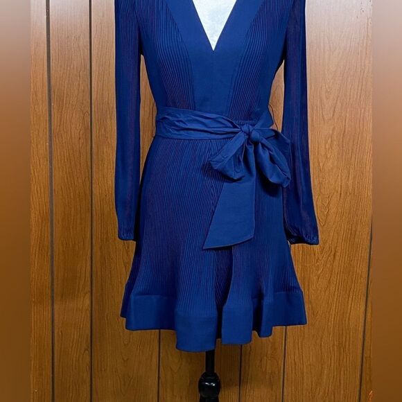 MILLY Liv Belted Pleated Dress size 4 - Picture 7 of 12